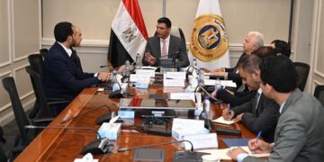 شمس الصناعة تطلق 1000 ميجاوات من الطاقة الشمسية على أسطح 7000 مصنع