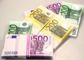 عوائد سندات اليورو تستقر قرب أدنى مستوياتها مع هبوط النفط والضغوط التضخمية