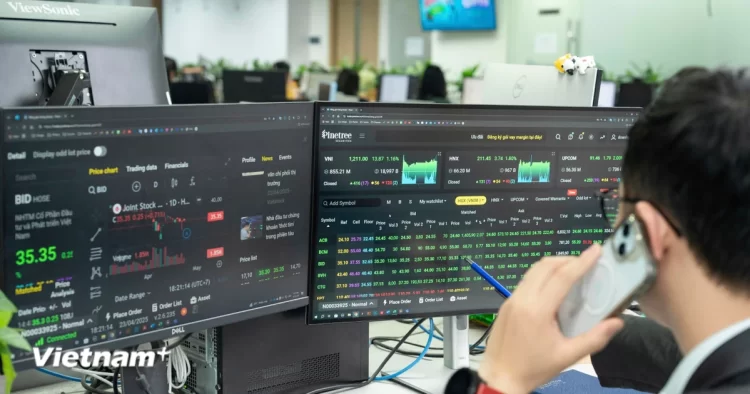 فينغروب ترفع مؤشر VN مع استمرار بيع المستثمرين الأجانب في الربع الثاني