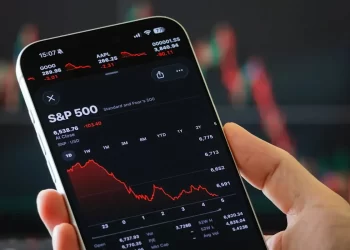مؤشر S&P 500 يسجل ارتفاعات قياسية مع توقعات صعود حتى 7800 نقطة عام 2026