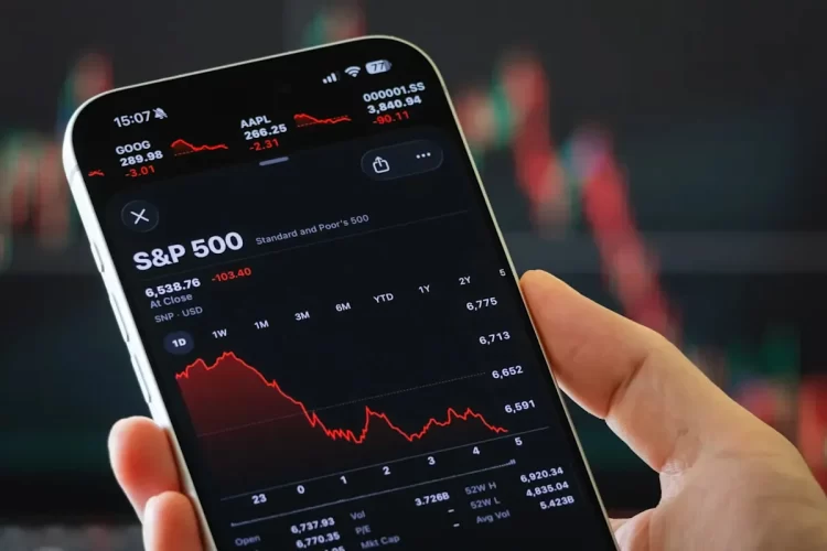 مؤشر S&P 500 يسجل ارتفاعات قياسية مع توقعات صعود حتى 7800 نقطة عام 2026