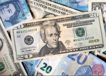 مؤشر الدولار يرتفع 0.06% مقابل اليورو والجنيه يتعافى بعد استقالة ستارمر