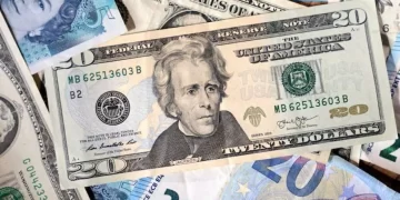 مؤشر الدولار يرتفع 0.06% مقابل اليورو والجنيه يتعافى بعد استقالة ستارمر