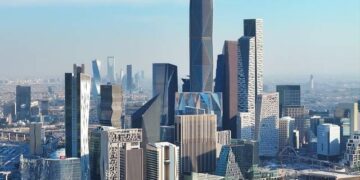 مؤشر تداول يغلق على نمو الناتج المحلي للسعودية 4.6% في 2025 مع ارتفاع القطاع غير النفطي 5.1%
