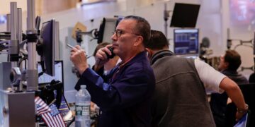 مؤشرات وول ستريت تهبط مع تراجع العقود الآجلة لـ S&P 500 بنسبة 0.4%