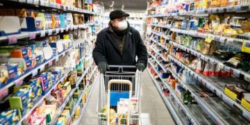 مبيعات التجزئة الأمريكية تتجاوز التوقعات في مايو