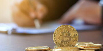 محلل يتوقع أن يصل سعر بيتكوين إلى 28,500 دولار كمستوى أدنى