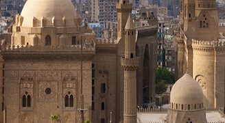مصر: الاقتصاد المصري يبقى هشًا رغم الزخم الإيجابي