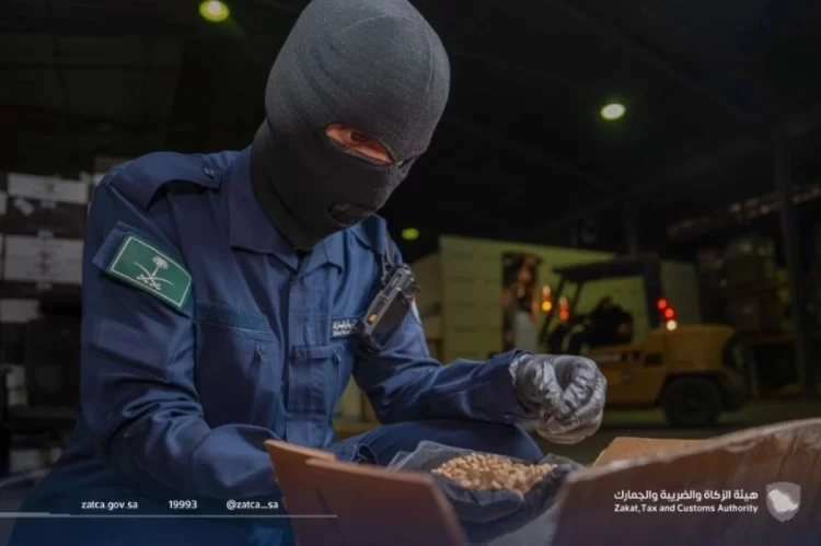 موانئ الجمارك السعودية تحبط 686 عملية تهريب الأسبوع الماضي موانئ الجمارك السعودية تحبط 686 عملية تهريب الأسبوع الماضي