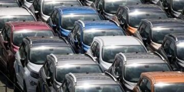 نمو الطلب على السيارات بفضل استقرار الوظائف وأسعار الفائدة