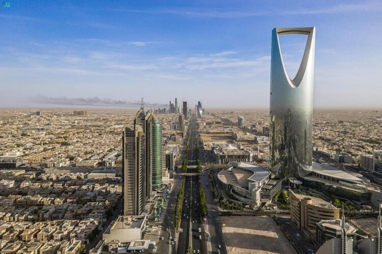 نمو القطاع الخاص غير النفطي في السعودية يصل لأعلى مستوى ثلاثة أشهر في مايو نمو القطاع الخاص غير النفطي في السعودية يصل لأعلى مستوى ثلاثة أشهر في مايو