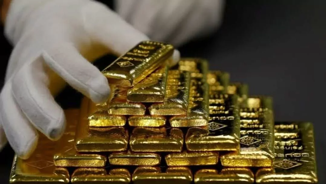 هبوط سعر الذهب الفوري إلى 4200 دولار مع تراجع 5% رغم توتر حرب إيران