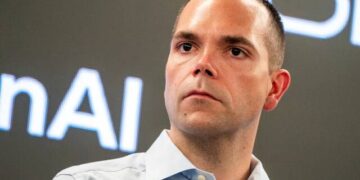 هبوط سهم أوراكل 11% بسبب مخاوف السيولة النقدية