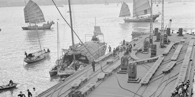 هونغ كونغ: اقتصاد متوازن بعد 1 أكتوبر 1947 هونغ كونغ: اقتصاد متوازن بعد 1 أكتوبر 1947