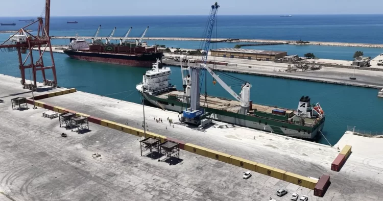 دي بي ورلد تبدأ تحديث ميناء طرطوس باستثمار 800 مليون دولار دي بي ورلد تبدأ تحديث ميناء طرطوس باستثمار 800 مليون دولار