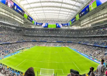 ريال مدريد يحقق إيرادات تشغيلية قياسية بقيمة 1.221 مليار يورو في 2025-2026