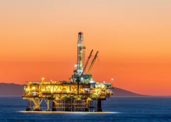 Baker Hughes توسع قدرة تصدير الغاز المسال في Sabine Pass بنسبة 20% عام 2026