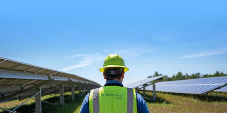 Cypress Creek Energy تطلق مشروع 1.6 جيغاواط طاقة شمسية وبطارية في أركنساس Cypress Creek Energy تطلق مشروع 1.6 جيغاواط طاقة شمسية وبطارية في أركنساس