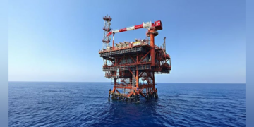 Eni وTotalEnergies توافقان على تطوير حقل غاز كرونوس وإنتاج 1.4 مليون طن من LNG سنوياً بحلول 2028