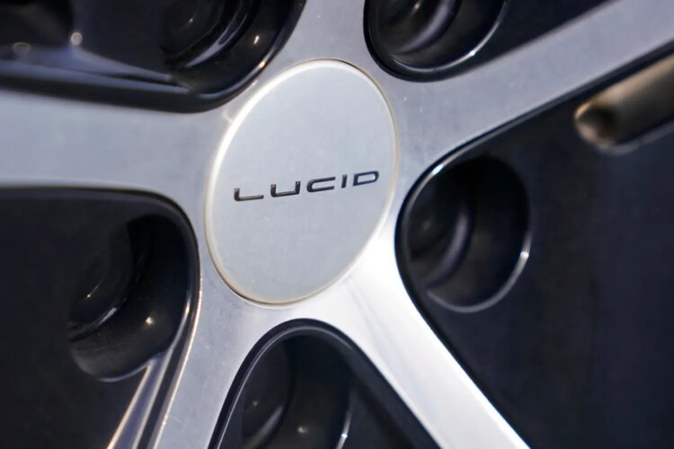 Lucid Motors تنفي شائعات الإفلاس وتبلغ قيمة السوق 1.8 مليار دولار Lucid Motors تنفي شائعات الإفلاس وتبلغ قيمة السوق 1.8 مليار دولار