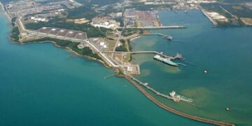 Petronas توقع اتفاقية LNG مع Shizuoka Gas لتوريد 0.84 مليون طن حتى 2039 في سوق JKM