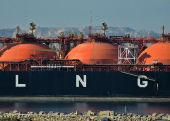 Shell تتوقع تعافى سوق الغاز الطبيعي المسال إلى 700 مليون طن في 2050