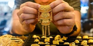 أسعار الذهب في الإمارات اليوم عيار 24 عند 495.25 درهم والأوقية 4107 دولار