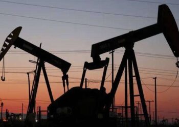 أسعار النفط ترتفع قليلا إلى 72.10 دولار لبرنت و68.83 دولار لـWTI قبل عطلة أميركا
