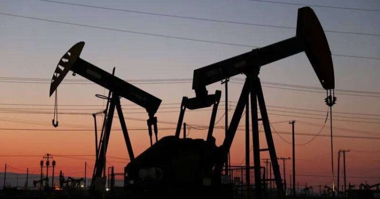 أسعار النفط ترتفع قليلا إلى 72.10 دولار لبرنت و68.83 دولار لـWTI قبل عطلة أميركا أسعار النفط ترتفع قليلا إلى 72.10 دولار لبرنت و68.83 دولار لـWTI قبل عطلة أميركا