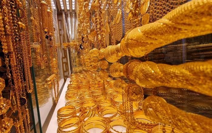 ارتفاع سعر الذهب الفوري إلى 4064 دولاراً للأونصة بدعم بيانات توظيف أميركية ضعيفة وتراجع النفط ارتفاع سعر الذهب الفوري إلى 4064 دولاراً للأونصة بدعم بيانات توظيف أميركية ضعيفة وتراجع النفط