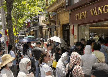 ارتفاع سعر الذهب الفوري إلى 4122.4 دولار للأونصة بزيادة تفوق 2% مساء 3 يوليو 2026