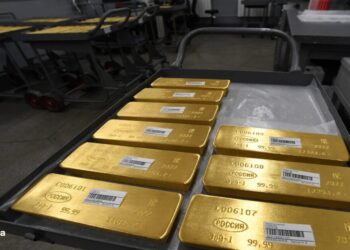 ارتفاع سعر الذهب الفوري إلى 4180.53 دولاراً مرتفعاً 1.41% مع تراجع الدولار والفائدة