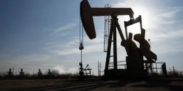 ارتفاع سعر برنت إلى 75.54 دولار وWTI إلى 71.81 بدعم مخاوف الإمدادات في الشرق الأوسط
