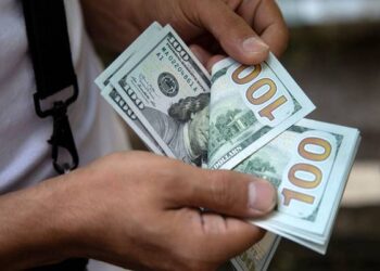 استقرار الدولار الأمريكي أمام الجنيه المصري عند 49.47 جنيه الجمعة