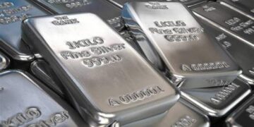 استقرار سعر أونصة الفضة عند 25.5 دولار وعيار 925 يسجل 90.77 جنيه