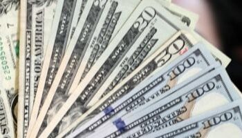 استقرار سعر الدولار الأمريكي مقابل الجنيه المصري اليوم الثلاثاء
