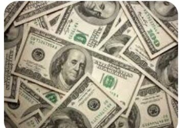 الدولار يتراجع إلى 49 جنيهاً أمام الجنيه المصري مع تحسن التدفقات النقدية