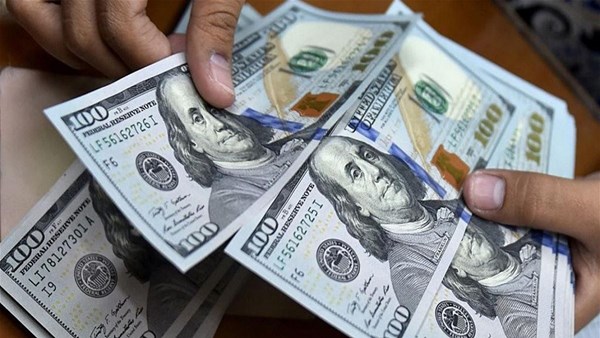 الدولار يسجل انخفاضاً في بغداد مقابل ارتفاع طفيف في أربيل مقابل الدينار الدولار يسجل انخفاضاً في بغداد مقابل ارتفاع طفيف في أربيل مقابل الدينار