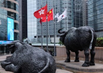 الصينيون يخططون لزيادة استثماراتهم في هونغ كونغ والولايات المتحدة بنسبة 51% و41%