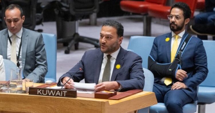 الكويت تدعو مجلس الأمن لموقف حازم ضد الاعتداءات الإيرانية على أمن الاقتصاد الخليجي الكويت تدعو مجلس الأمن لموقف حازم ضد الاعتداءات الإيرانية على أمن الاقتصاد الخليجي