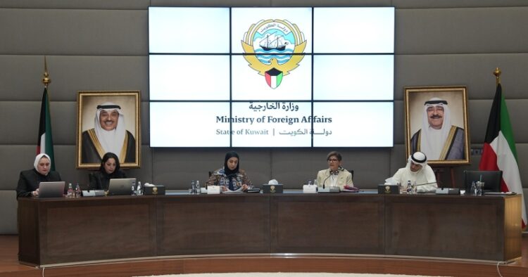 الكويت تعزز التنسيق لتطوير حماية حقوق العمال في سوق العمل الكويت تعزز التنسيق لتطوير حماية حقوق العمال في سوق العمل