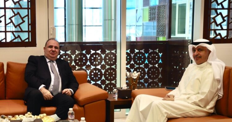 الكويت وأذربيجان تبحثان تعزيز التعاون التجاري واللوجستي بين البلدين الكويت وأذربيجان تبحثان تعزيز التعاون التجاري واللوجستي بين البلدين