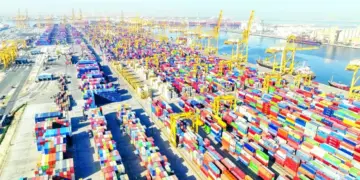 المركز الاتحادي الإماراتي يخطط لمضاعفة إعادة التصدير 193 مرة إلى 830 مليار درهم في 2025