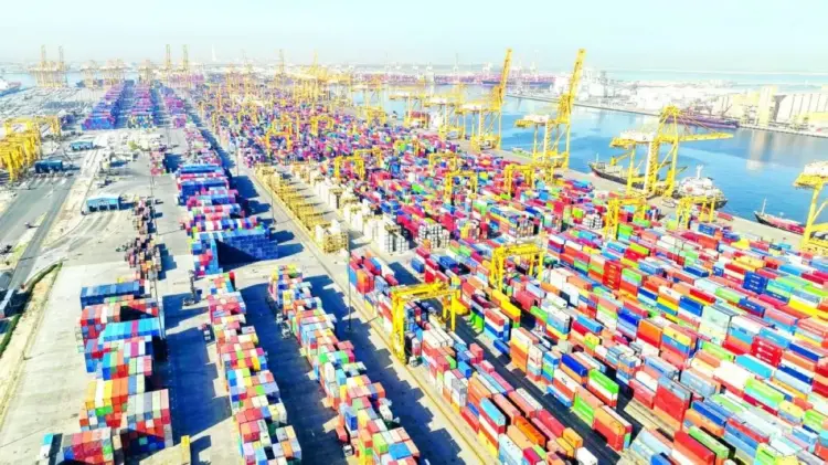المركز الاتحادي الإماراتي يخطط لمضاعفة إعادة التصدير 193 مرة إلى 830 مليار درهم في 2025 المركز الاتحادي الإماراتي يخطط لمضاعفة إعادة التصدير 193 مرة إلى 830 مليار درهم في 2025