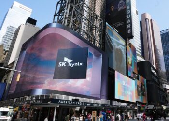 المستثمرون الكوريون يشترون ADRs لـ SK hynix بعمولة تصل إلى 51%