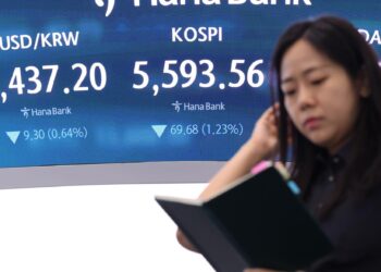 الوون الكوري يرتفع إلى 1437.4 أمام الدولار بعد تثبيت الفائدة الأميركية