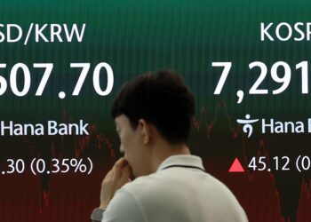 الوون الكوري يضعف 7.6 أمام الدولار وسط تصاعد التوترات في الشرق الأوسط
