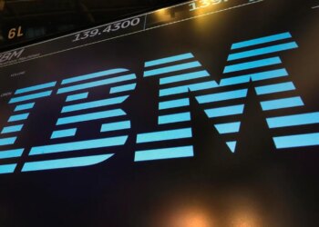 انخفاض أسهم IBM بنسبة 25.2 في المئة بعد تحذير من أداء أسوأ من التوقعات