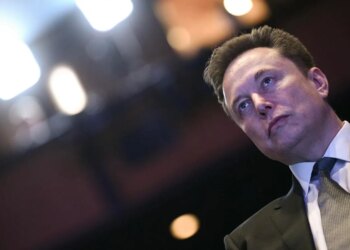 انخفاض ثروة إيلون ماسك إلى أقل من 700 مليار دولار بسبب تراجع أسهم SpaceX