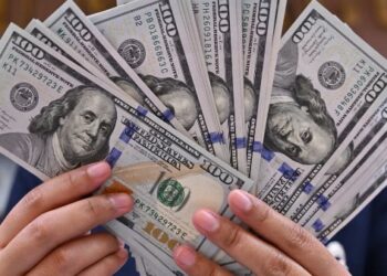 انخفاض سعر الدولار أمام الجنيه المصري 6.04% خلال يونيو 2026